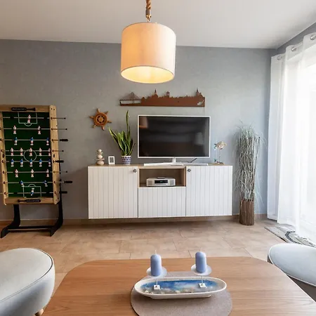 Ferienwohnung Stralsund شقة *