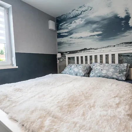 Ferienwohnung Stralsund شقة *